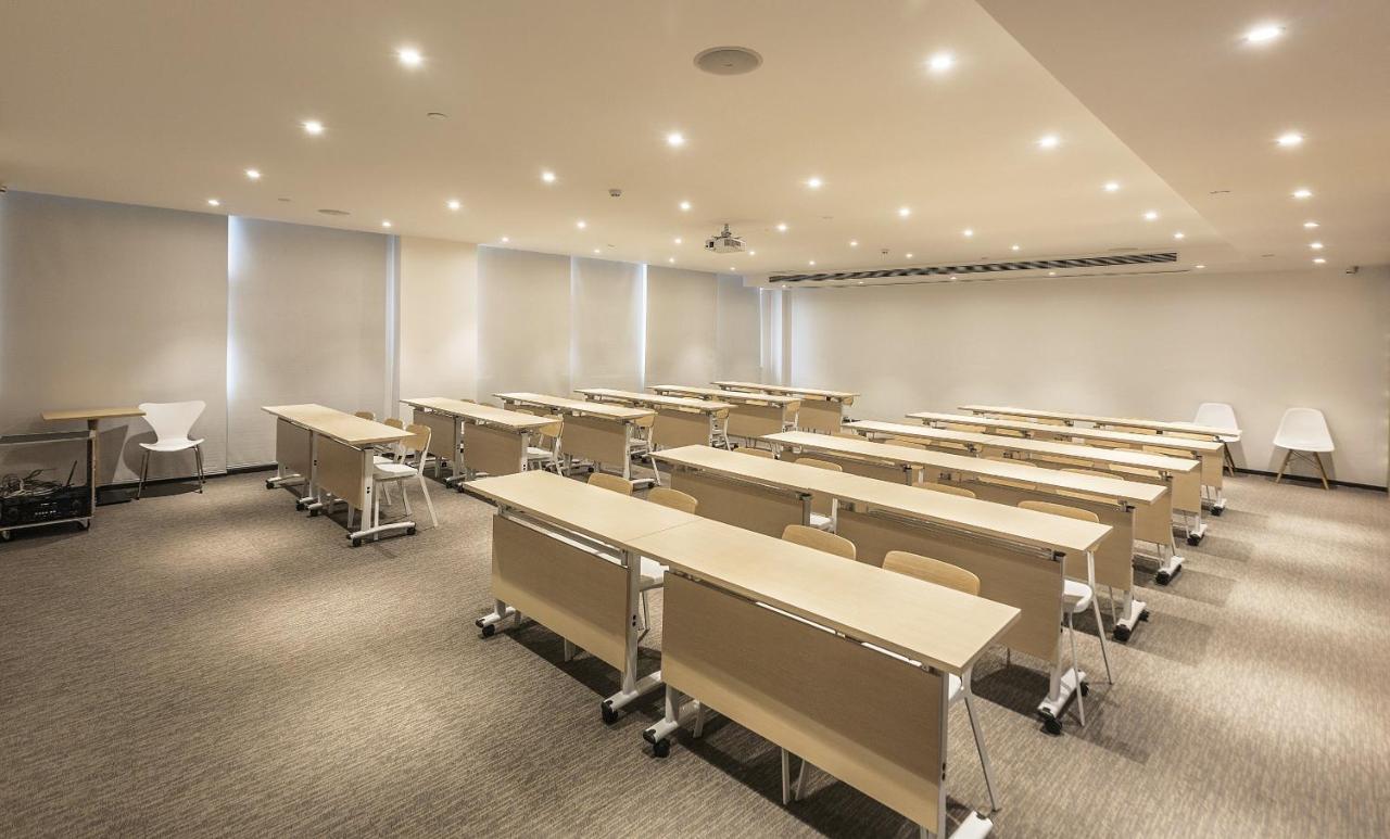 ibis Zhengzhou Longhai Road Exterior foto